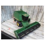 DIECAST ERTL JOHN DEERE COMBINE W/ HEADS