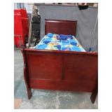 TWIN SLEIGH BED & SUPER MARIO BEDDING