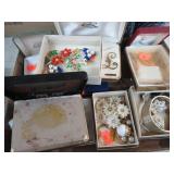 ASSORTED COSTUME JEWELRY