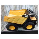 TOY CAT DUMP TRUCK