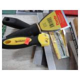 TROWELLS & PUTTY KNIFE