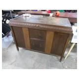 VINTAGE BLANKET TRUNK