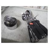 DIPPERS & COOKING RINGS