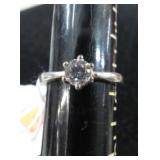 STERLING SILVER RING W/ STONE -- 2.4gms -- SZ 8