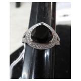 STERLING SILVER RING -- 4.4gms - SZ 8