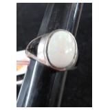 STERLING SILVER RING W/ OPAL -- 7.3gms - SZ 7 1/4