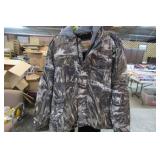 LEVIS CAMO COAT -- XXL