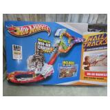 HOTWHEELS MID AIR MADNESS WALL TRACKS