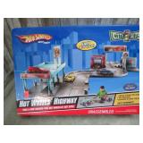 HOTWHEELS HIGHWAY SET