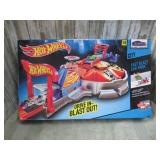 HOTWHEELS CITY FAST BLAST CAR PARK