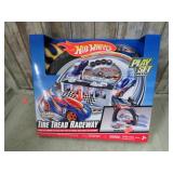 HOTWHEELS TIRE TREAD RACEWAY SET