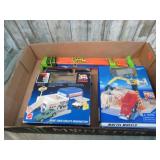 HOTWHEELS GAS STATION, CONSTRUCTION & STRAIGHT TRK