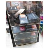 BO VAPE CAPS & 2 VAPE PENS & DISPLAY CASE