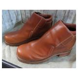 DURANGO SLIP ON BOOTS -- 11 D