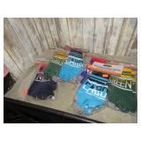 6 pairs-- CITY NAME KNIT GLOVES