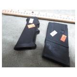 AR PISTOL GRIP & MAGAZINE