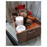 CRATE W/ 3 TEDDY BEARS & 2 CANDLES
