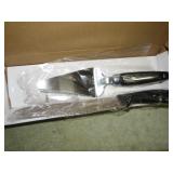 NEW-- PIE SERVING SET