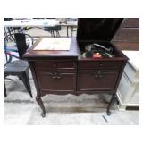 ANTIQUE SILVERTONE WIND-UP "VICTROLA" W/ RECORDS