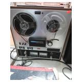 AKAI 250D REELTO REEL TAPE RECORDER -- UNTESTED