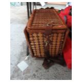 PICNIC BASKET / TABLE
