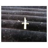 18KT GOLD CROSS PENDENT