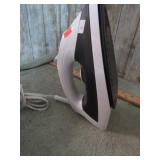 CLOTHES STEAM IRON