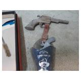 SOUVENIR & TOY GUNS