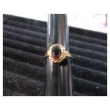 10KT GOLD RING W/ STONE -- 1.1g TW