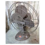 VINTAGE TABLE FAN -- NEEDS CORD