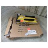 STAPLE GUN