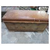 LANE CEDAR CHEST -- HAS VENEER ISSUES