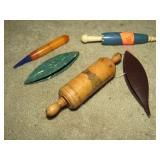 VINTAGE THREAD & NEEDLE HOLDERS