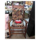 MAPLE ROCKING CHAIR & COOK POT