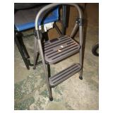 FOLDING STEP STOOL