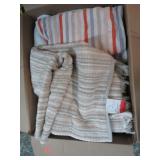 BOX -- BATH TOWELS