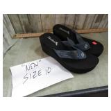 NEW -- SKECHERS SANDLES -- 10