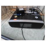 iHOME iPAD DOCK RADIO