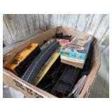 'H O' MODEL TRAIN TRACK & CARDS