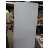 FOLDING TABLE