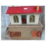 LIONEL #127 STATION & BOX
