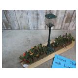 REPRODUCTION LIONEL PLOT W/ LAMP POST