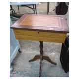 ANTIQUE VANITY TABLE