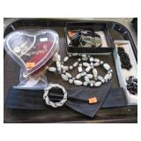 COSTUME JEWELRY & HEART MUSIC BOX