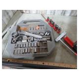 SOCKETS & 3/8' DRIVE SNAP-ON RATCHET