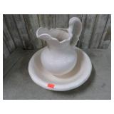 SMALL CERAMIC WASH BOWL & PITCHER