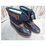 DUCK BOOTS -- 8