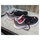SKECHERS SHOES -- 6