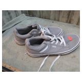 VANS SHOES -- 6Y