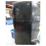 FRIGIDAIRE REFRIGERATOR -- MISSING SHELF